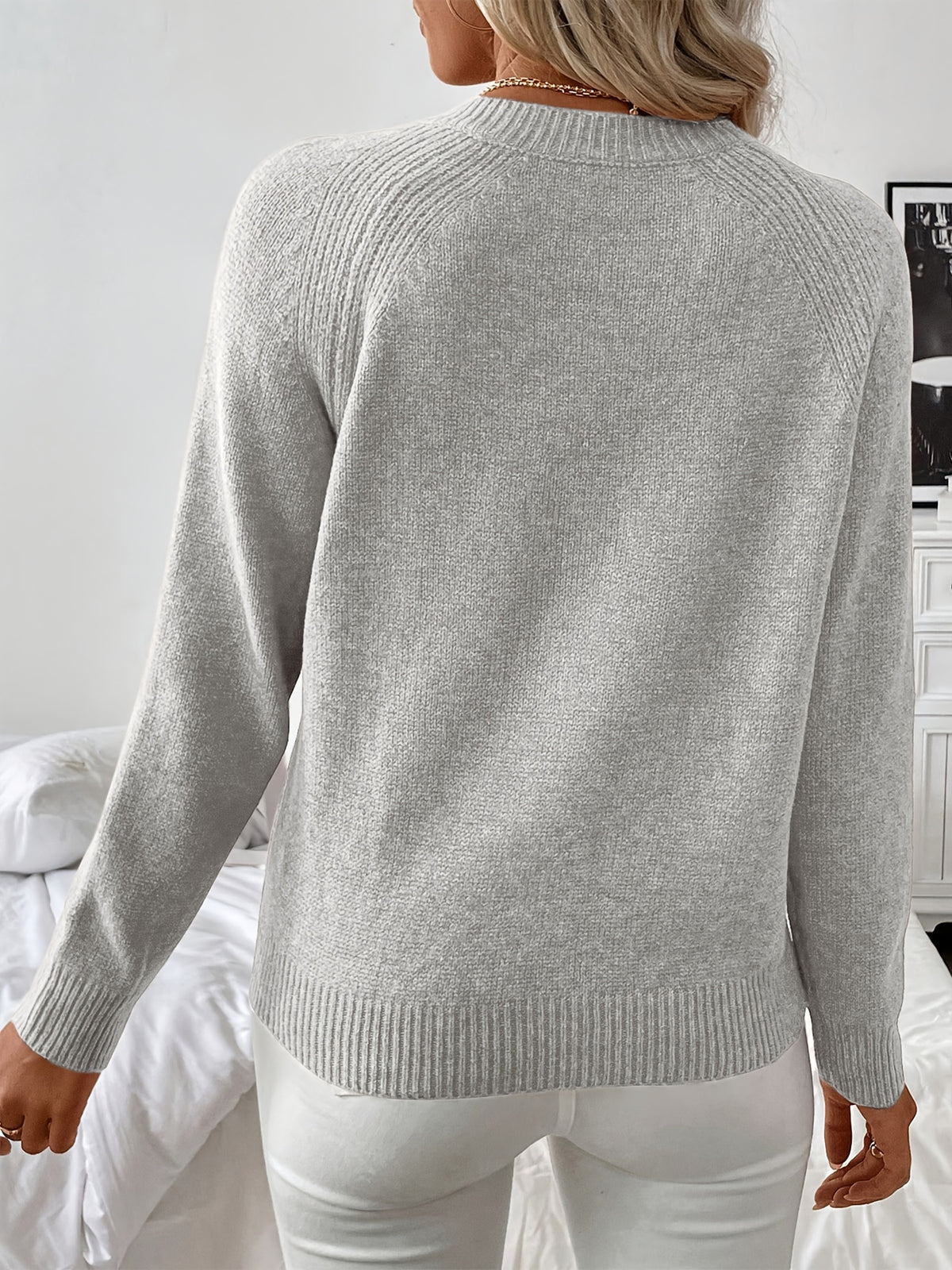 Judith | Damen Strickpullover mit Goldknöpfen, Rundhals