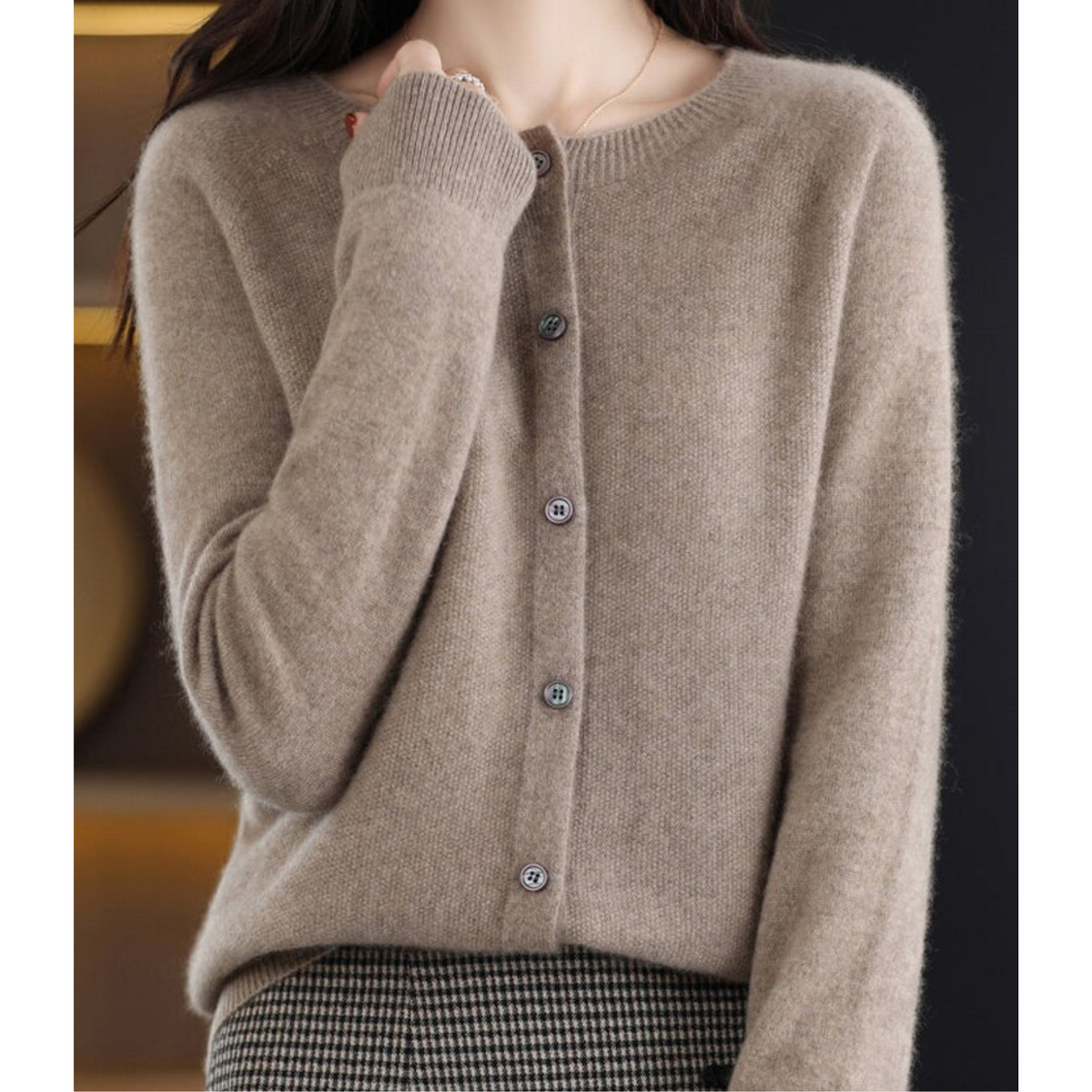 Marlene | Damen Strickjacke mit Rundhalsausschnitt