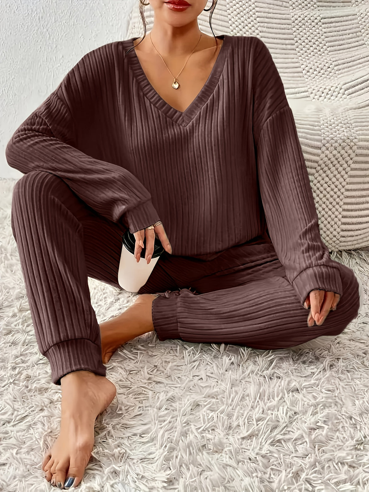 Amelie | Gerippter Loungewear Zweiteiler mit V-Ausschnitt für Damen