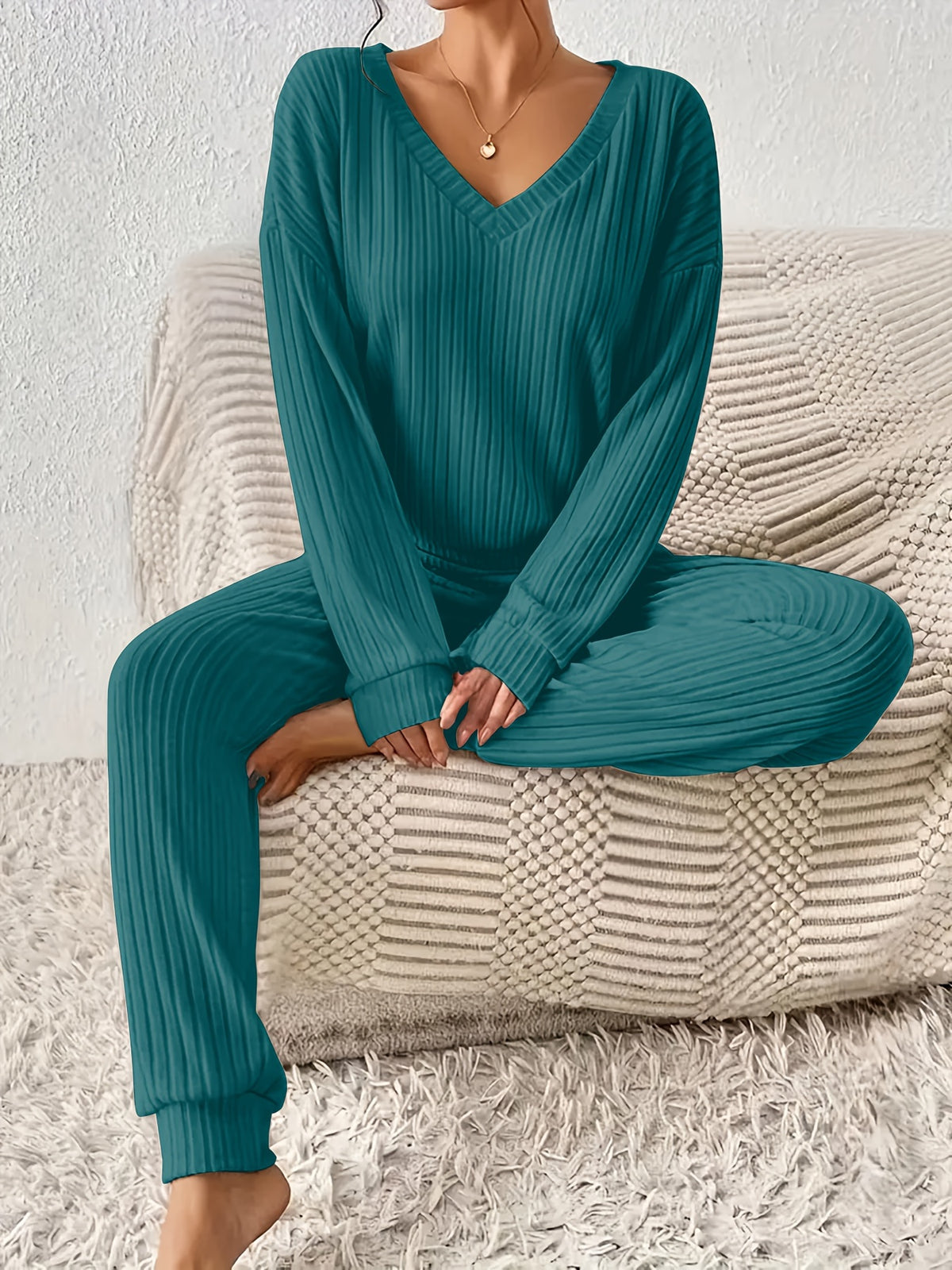 Amelie | Gerippter Loungewear Zweiteiler mit V-Ausschnitt für Damen