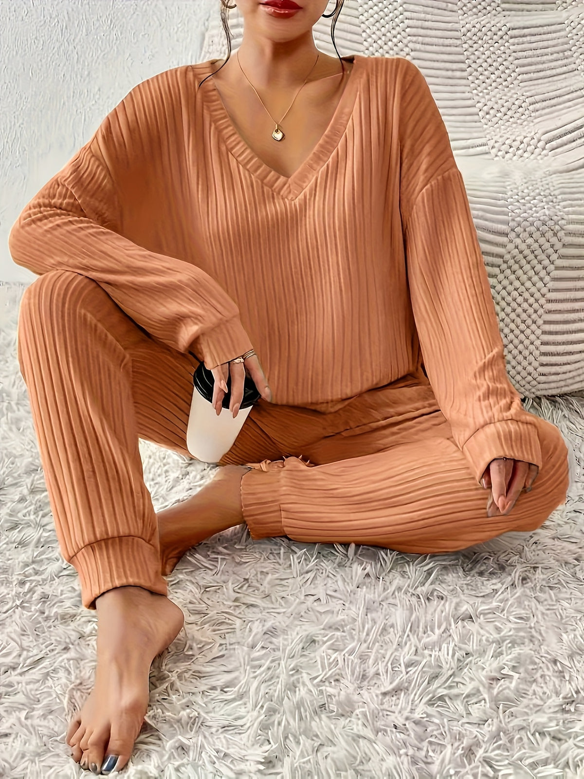 Amelie | Gerippter Loungewear Zweiteiler mit V-Ausschnitt für Damen