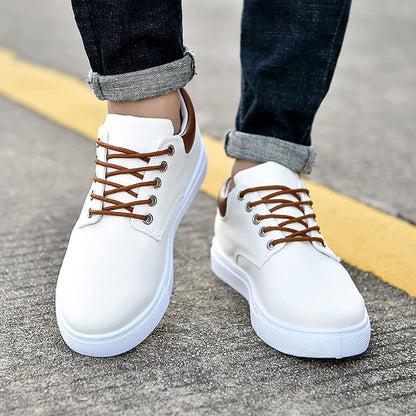 Lars Robuste Herren Sneakers mit weißer Sohle