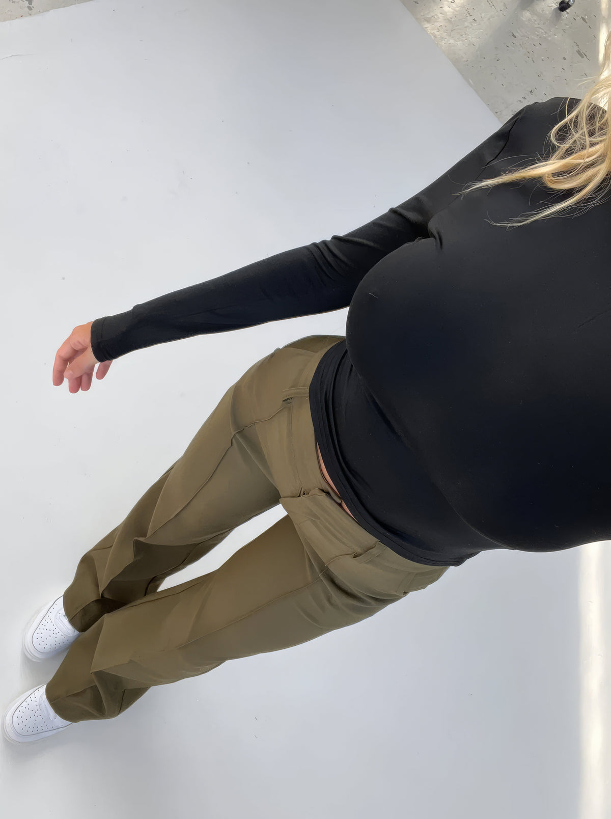 Olive | Hochtaillierte Damenhose mit geradem Bein