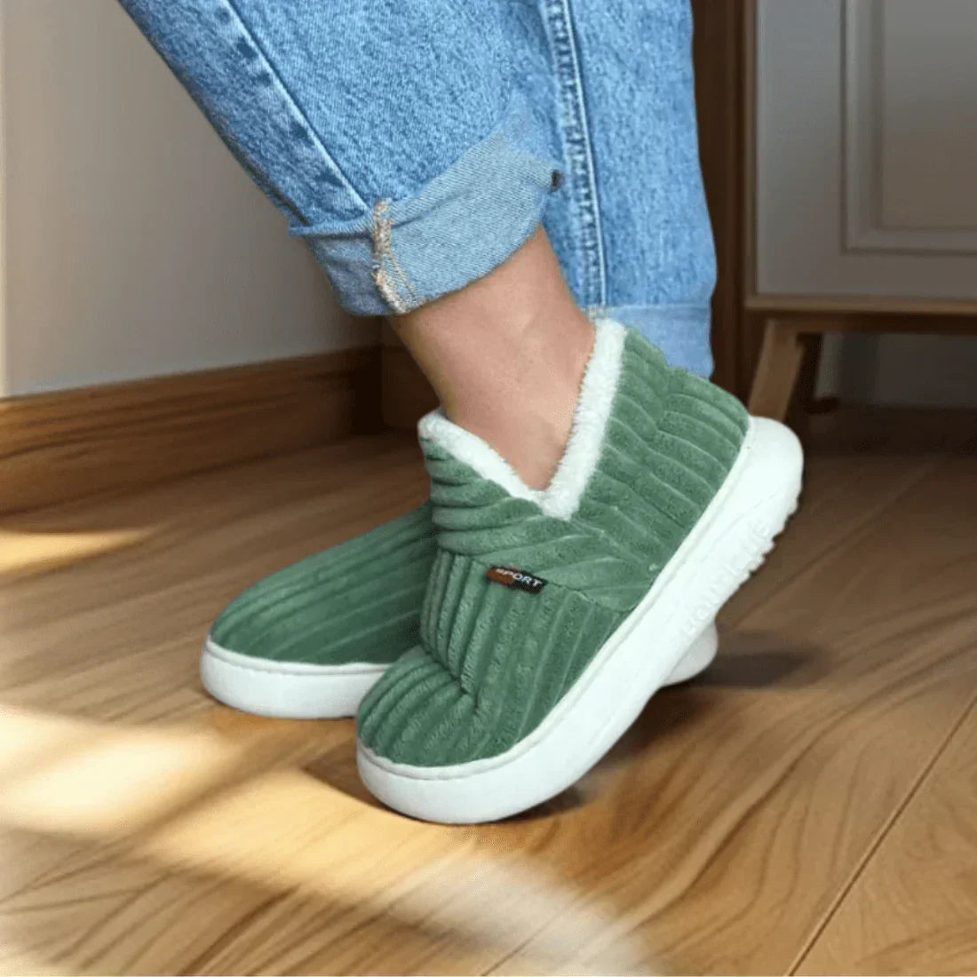 Adriana Flauschige Damen Hausschuhe mit Antislipzool