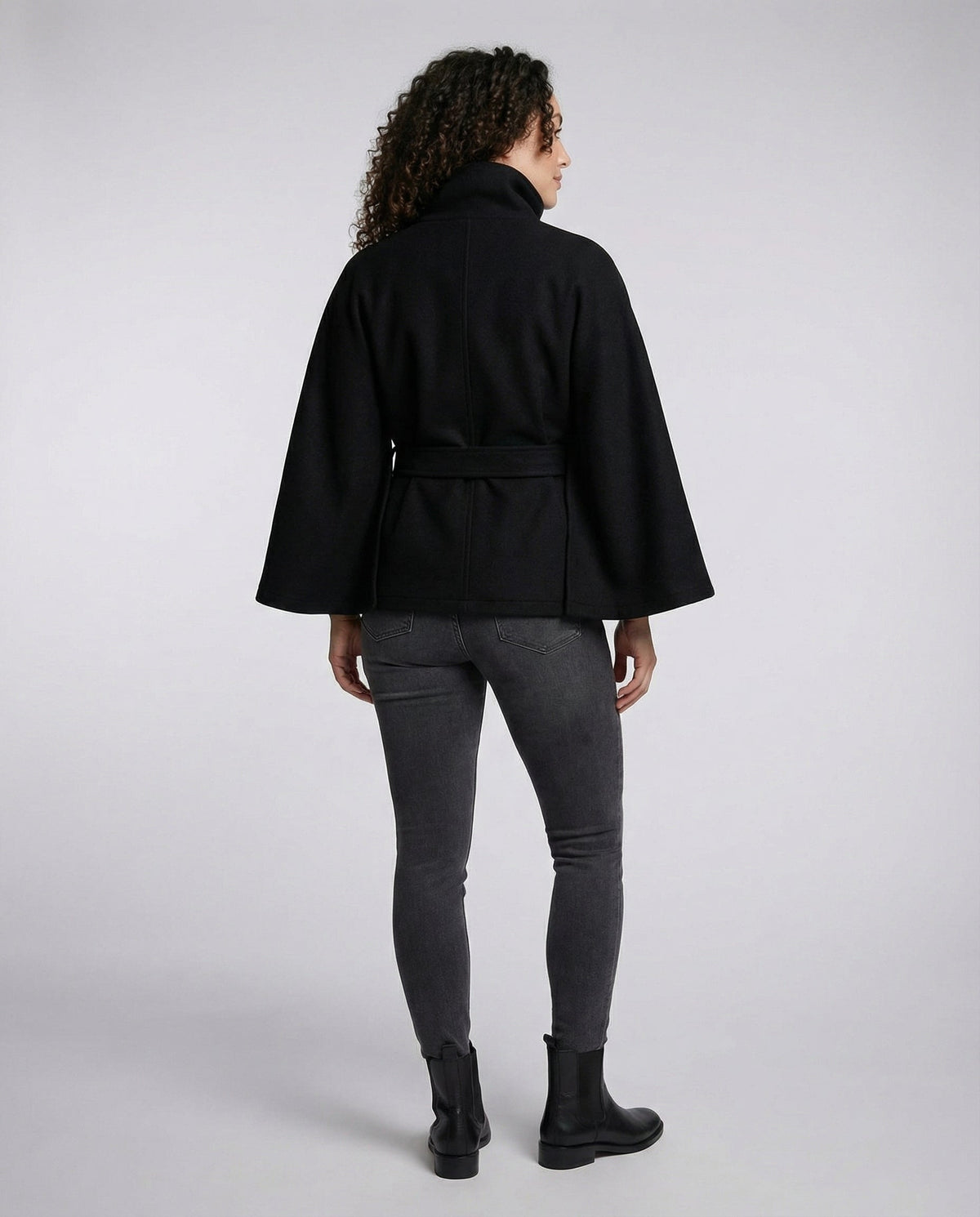 Marcella | Damen lange Winterjacke mit Stehkragen und Bindegürtel