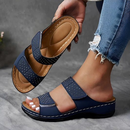 Ruth Sandalen mit verstellbaren Riemen und Nieten