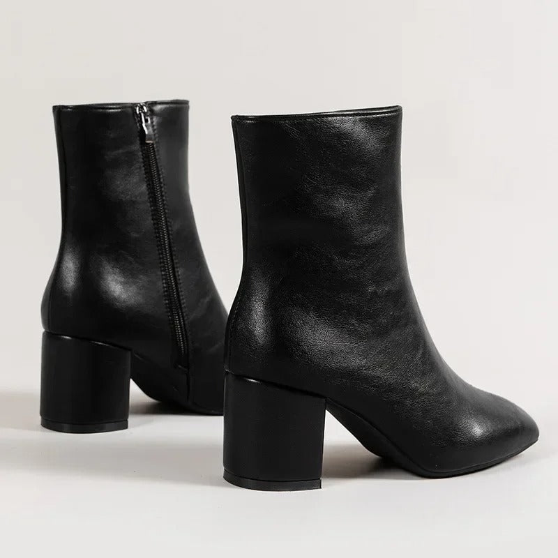 Agatha – Elegante Damen Stiefeletten mit Blockabsatz