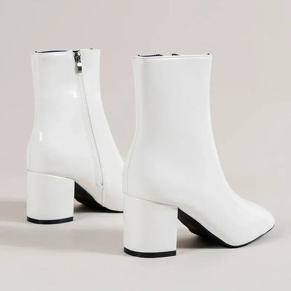 Agatha – Elegante Damen Stiefeletten mit Blockabsatz