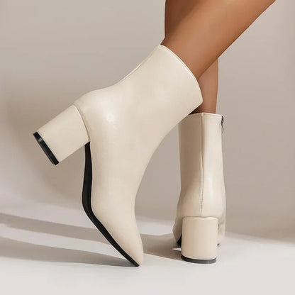 Agatha – Elegante Damen Stiefeletten mit Blockabsatz