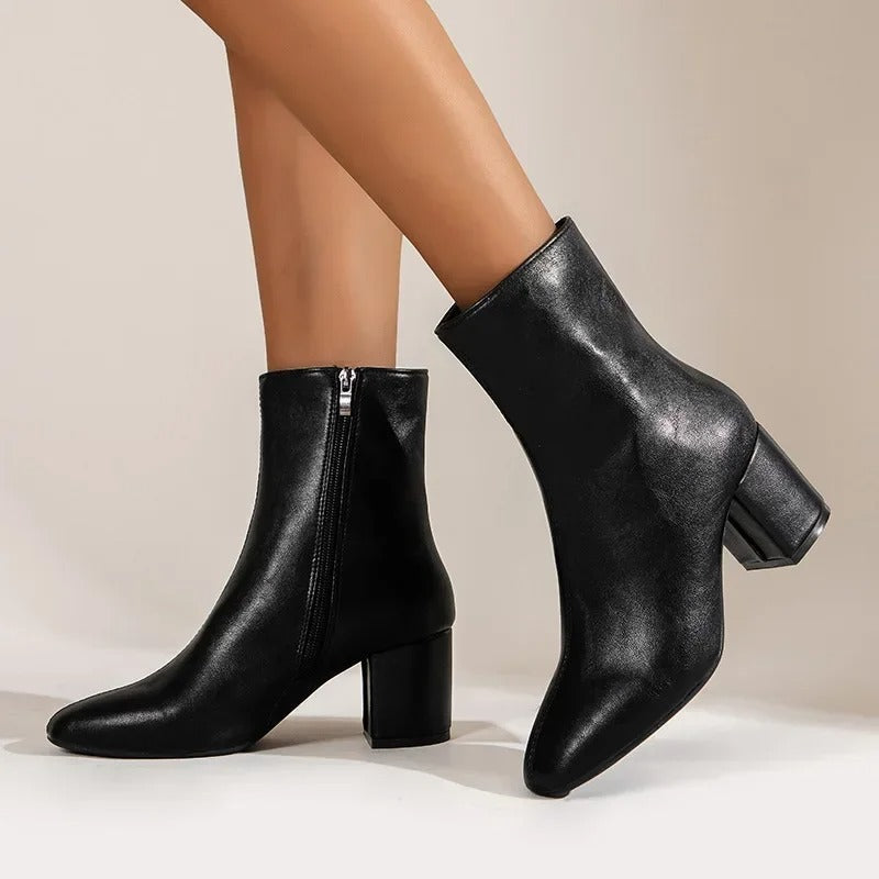 Agatha – Elegante Damen Stiefeletten mit Blockabsatz