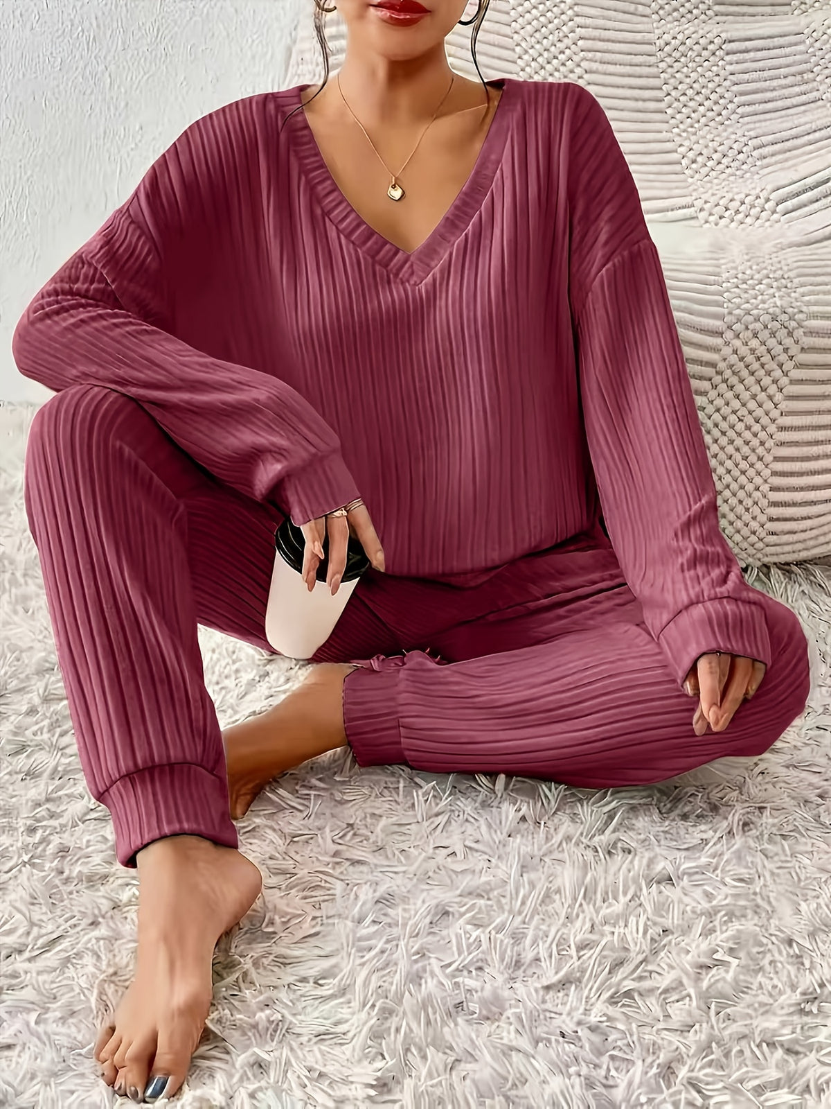 Amelie | Gerippter Loungewear Zweiteiler mit V-Ausschnitt für Damen