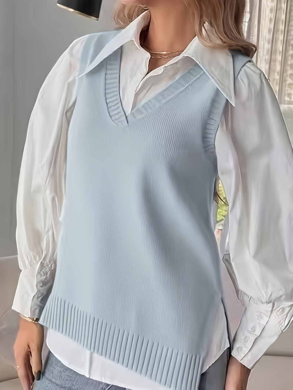 Isabel | Damen Strickweste im 2-in-1 Look mit V-Ausschnitt