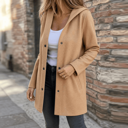 Greta | Oversized Strickjacke mit Kapuze, Knopfleiste und Taschen