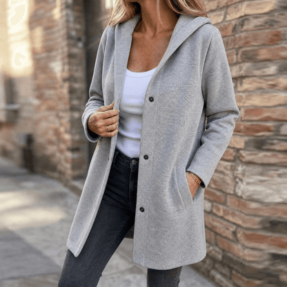 Greta | Oversized Strickjacke mit Kapuze, Knopfleiste und Taschen