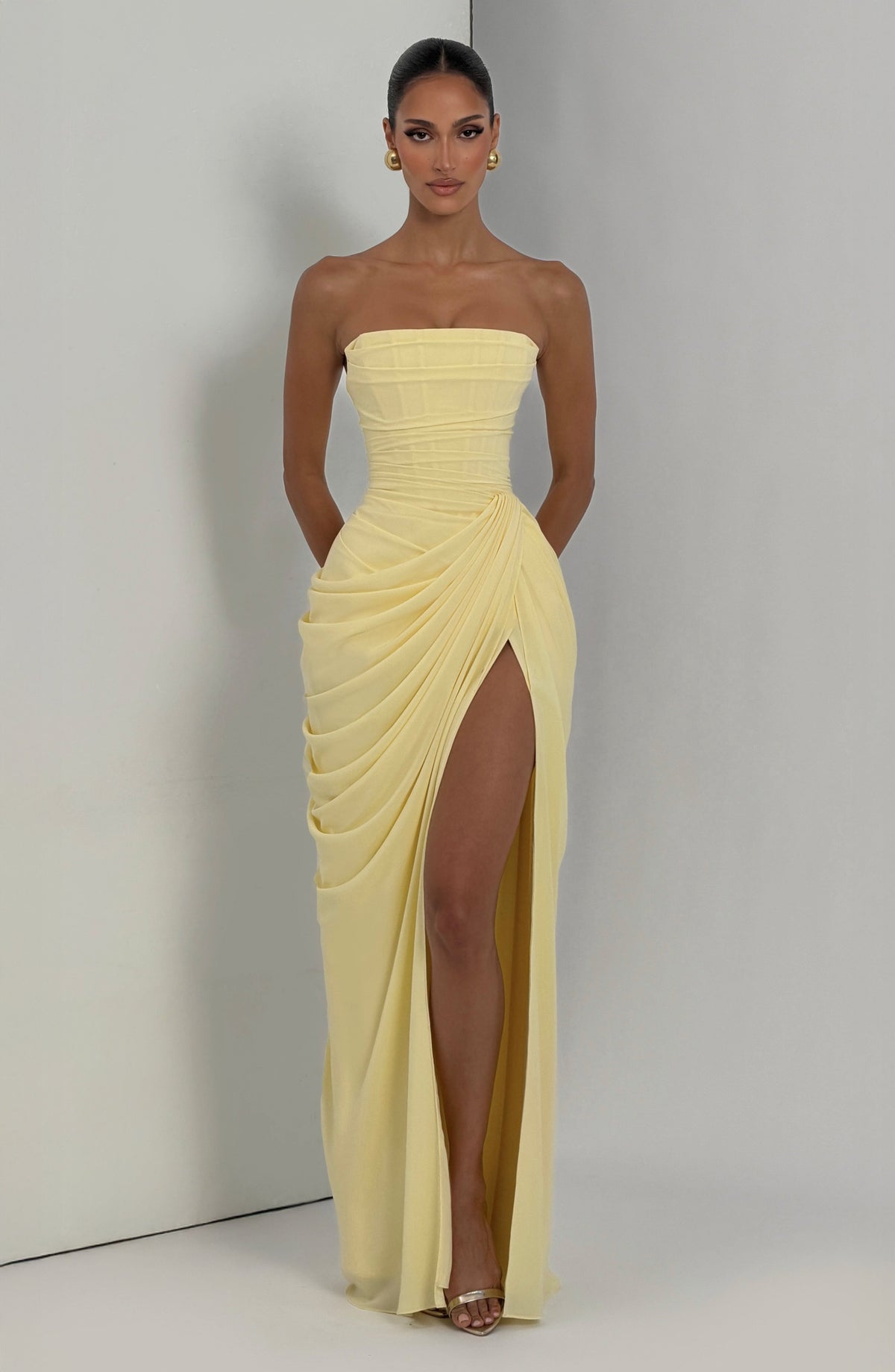 Elin | Trägerloses Korsettkleid mit Schnürung und Beinschlitz