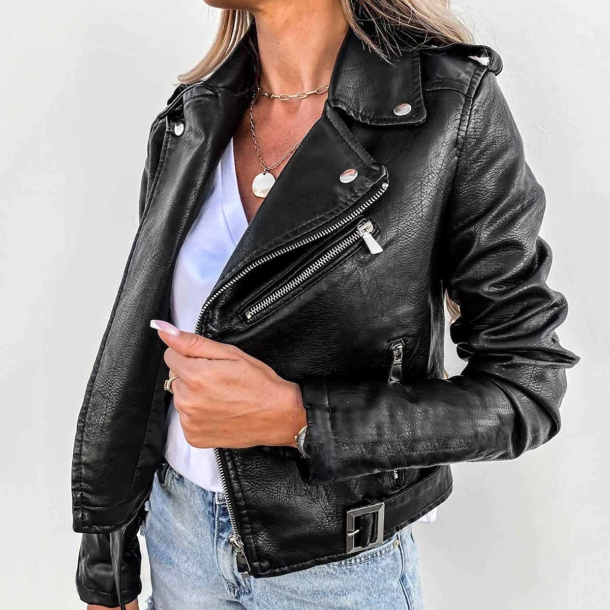 Irina | Taillierte Kunstleder-Bikerjacke für Damen