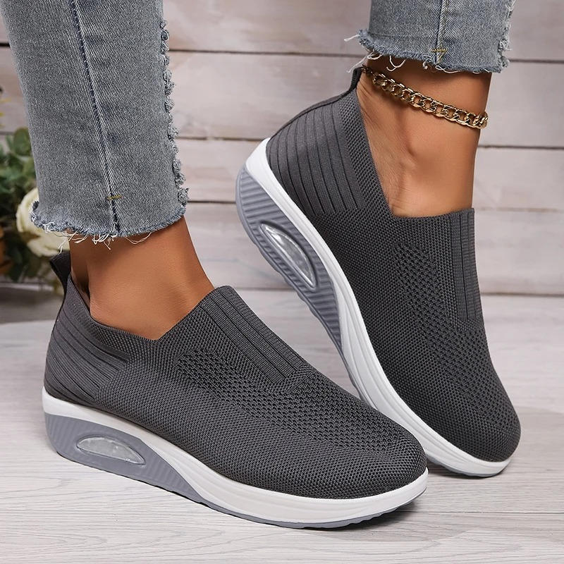 Liv | Slip-On Sneaker Damen mit Mesh-Design und rutschfester Sohle