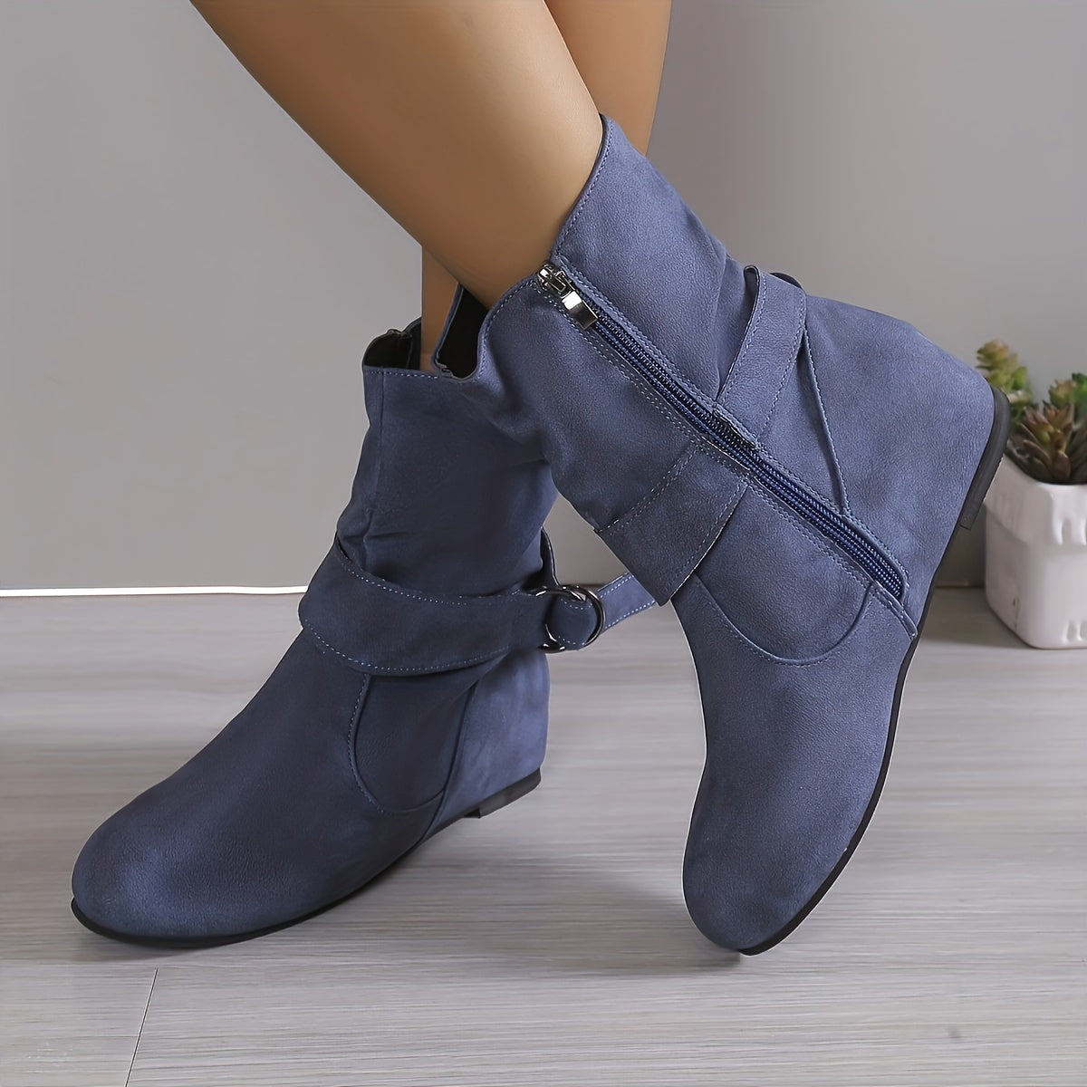 Marla | Damen Chelsea Boots mit Schnalle, Wildlederlook