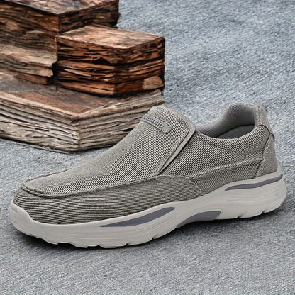 Douwe | Herren Slip-On Sneaker mit Stehkragen und Blockabsatz