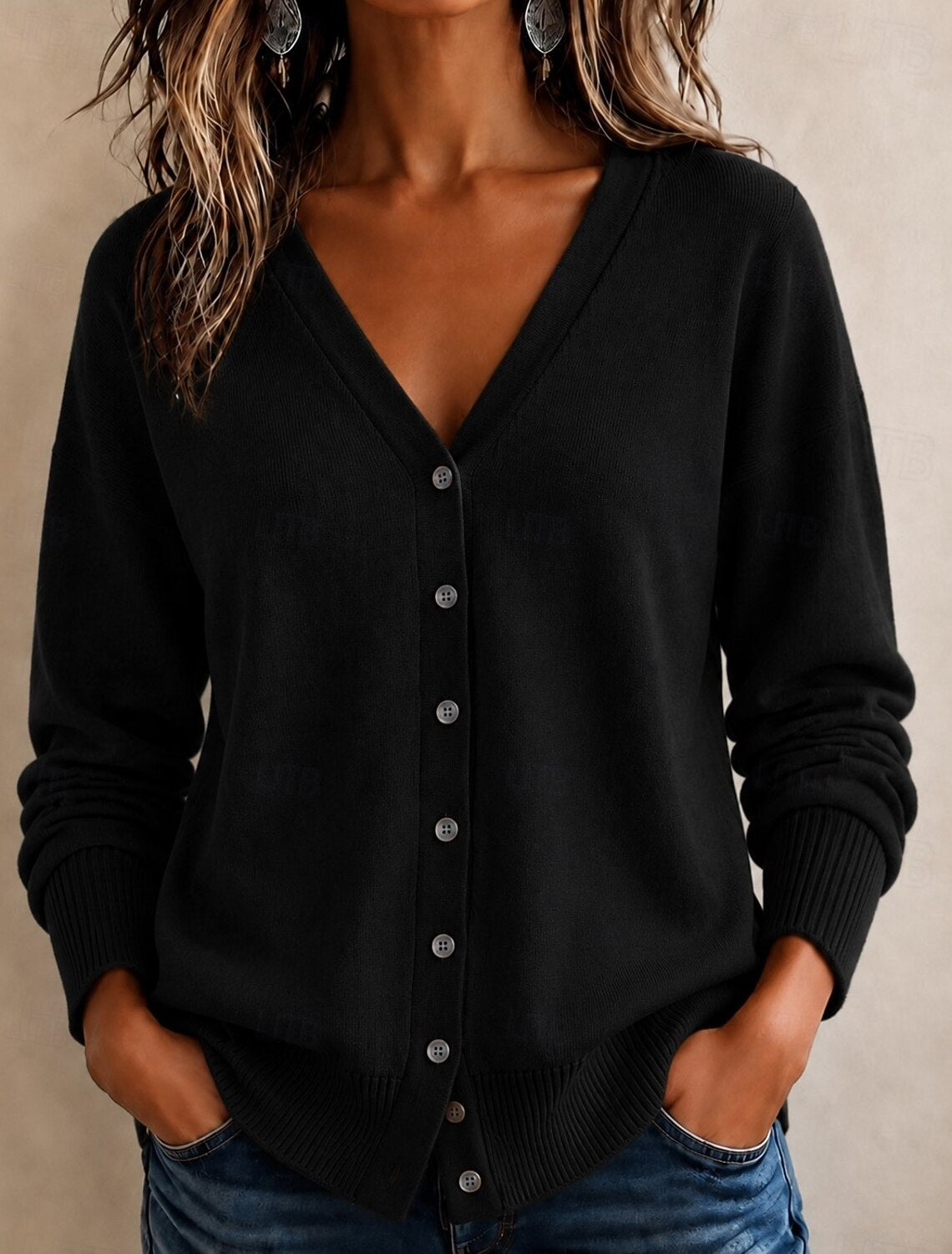 Franziska | Damen Strickjacke mit Knopfleiste und V-Ausschnitt