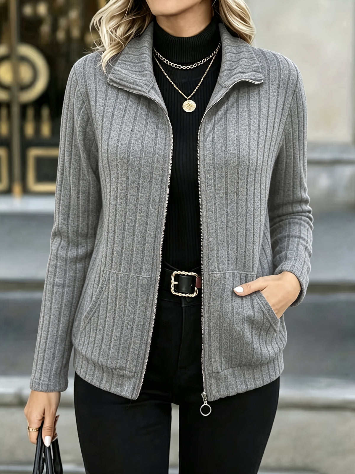 Dorothea | Damen Strickjacke gerippt mit Reißverschluss Stehkragen