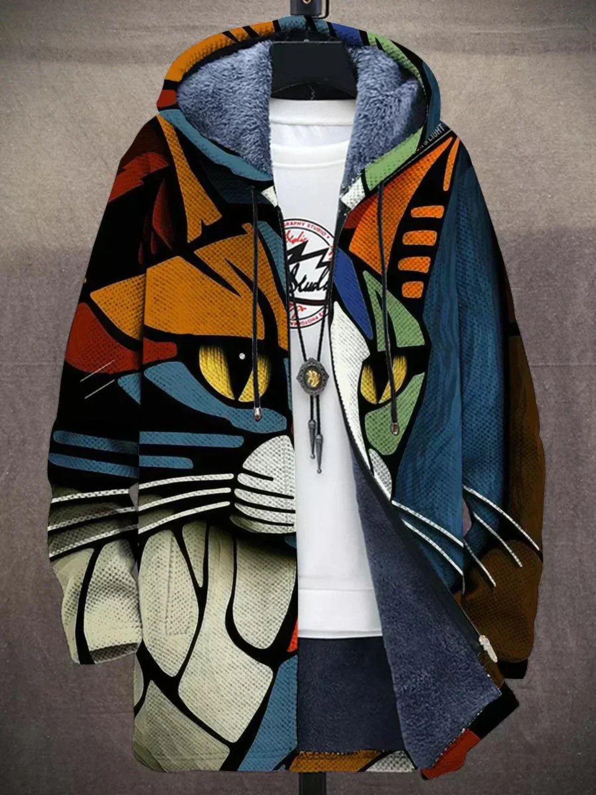 Hedda | Bunte Strickjacke mit Reißverschluss und Kapuze im Kunstdruck-Design