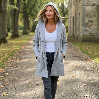 Greta | Oversized Strickjacke mit Kapuze, Knopfleiste und Taschen