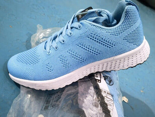 Mabel | Sportliche Damen-Sneaker mit Schnürung und Lochmuster