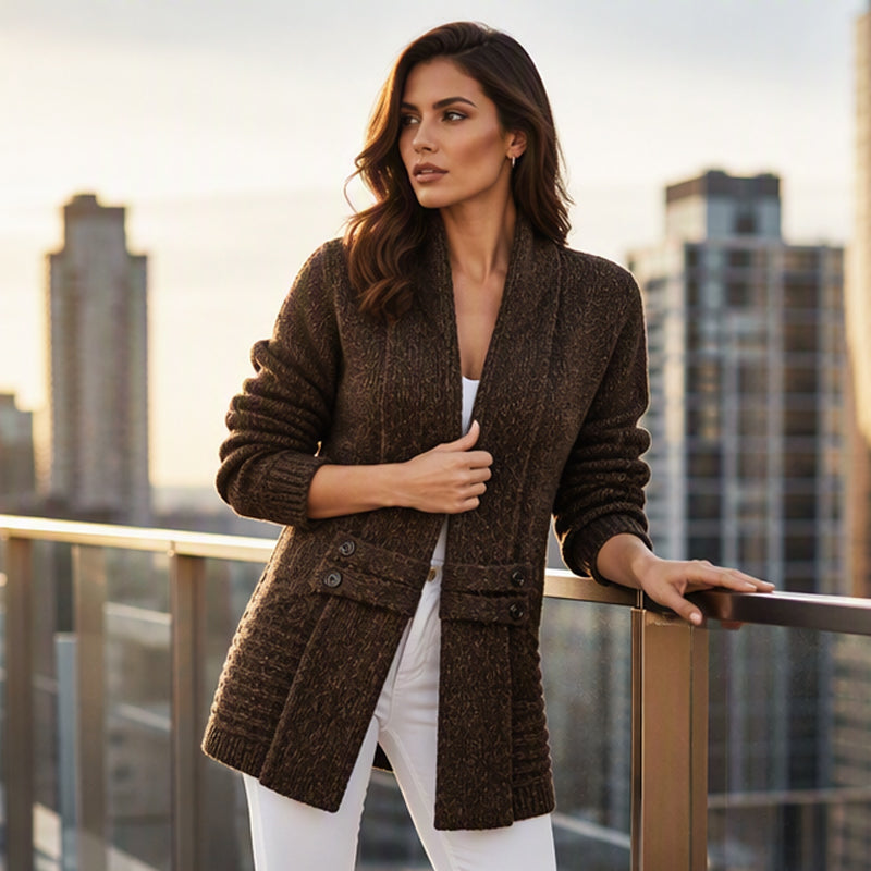 Iris | Strickjacke Damen Wickeloptik mit Knopfleiste und Rundhalsausschnitt