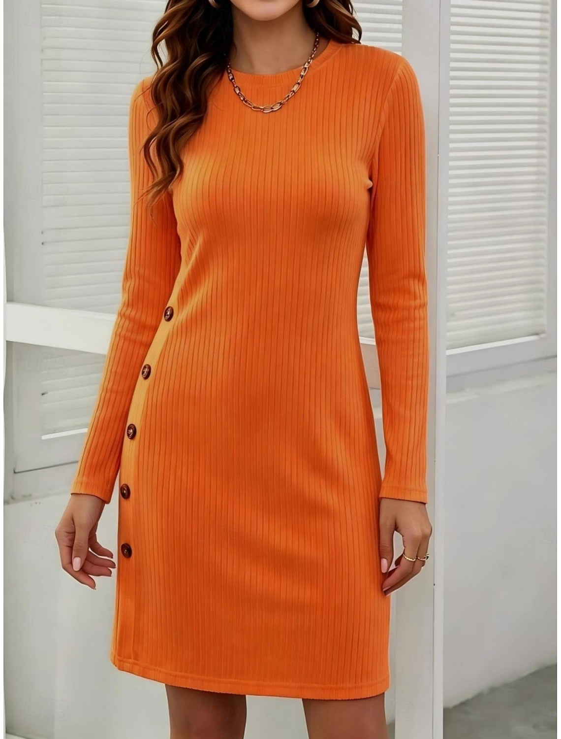 Klara | Damen Figurbetontes Strickkleid mit Knopfleiste, Rundhals